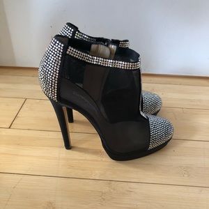 Oscar de la Renta crystal and mesh pump Sz 37